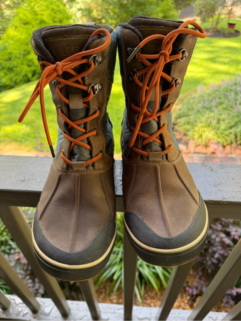KEEN Women's Brown Quilted Lace-Up Winter Boot Size 9